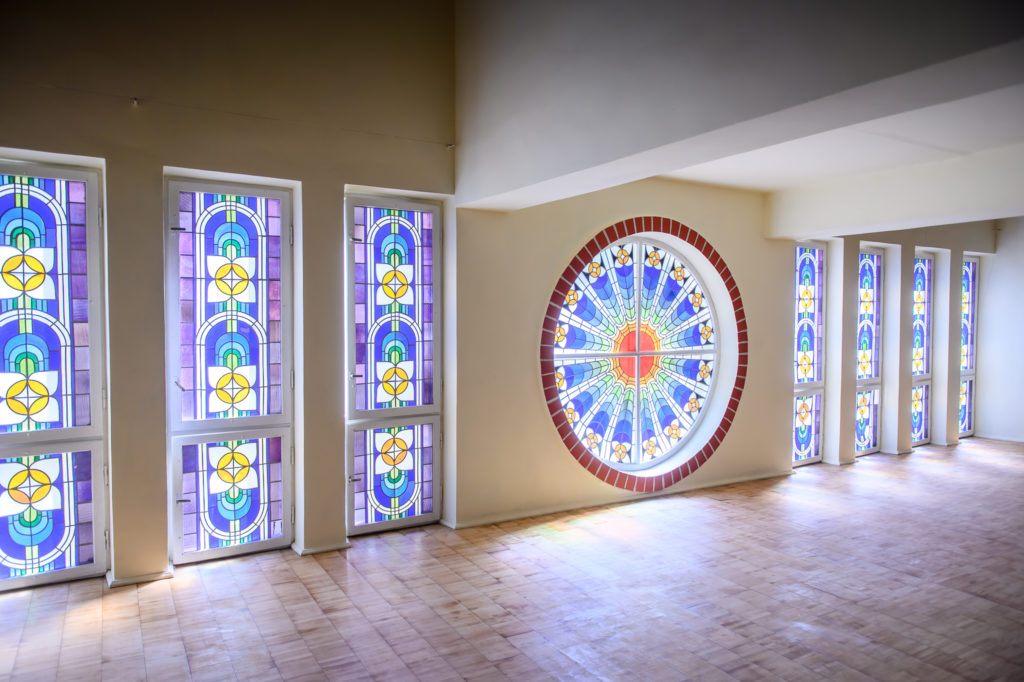 vitrazu sale_Juodojo kranto ritualai